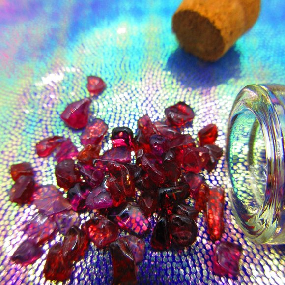 Rhodolite Garnet Gemstone Chips In A Bottle Embellishments Natural Semi Precious - Picture 1 of 3
